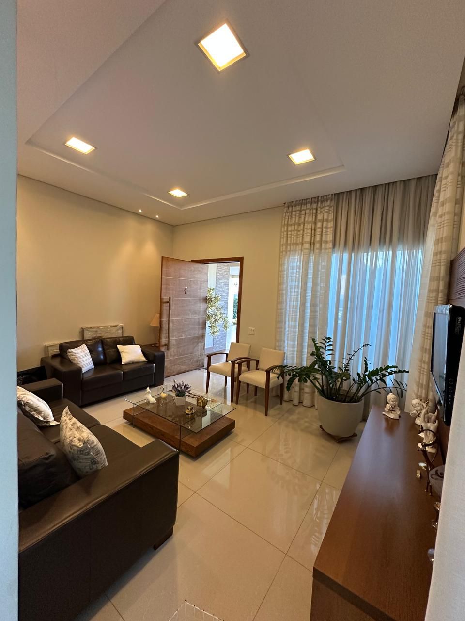 Casa à venda, 3 quartos sendo 1 demi suite, 360 m², Condomínio  Ville Campestre, Londrina, PR