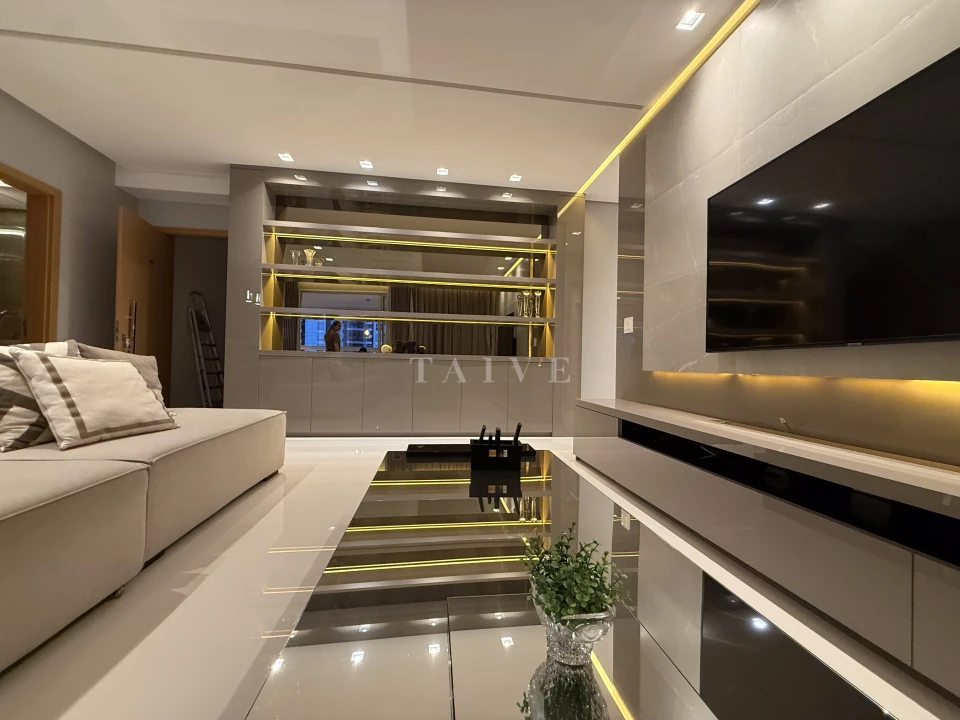 Apartamento mobiliado e decorado Champs Élysées 3 suites com closet e hidromassagem na Praça Pè Vermelho em Londrina