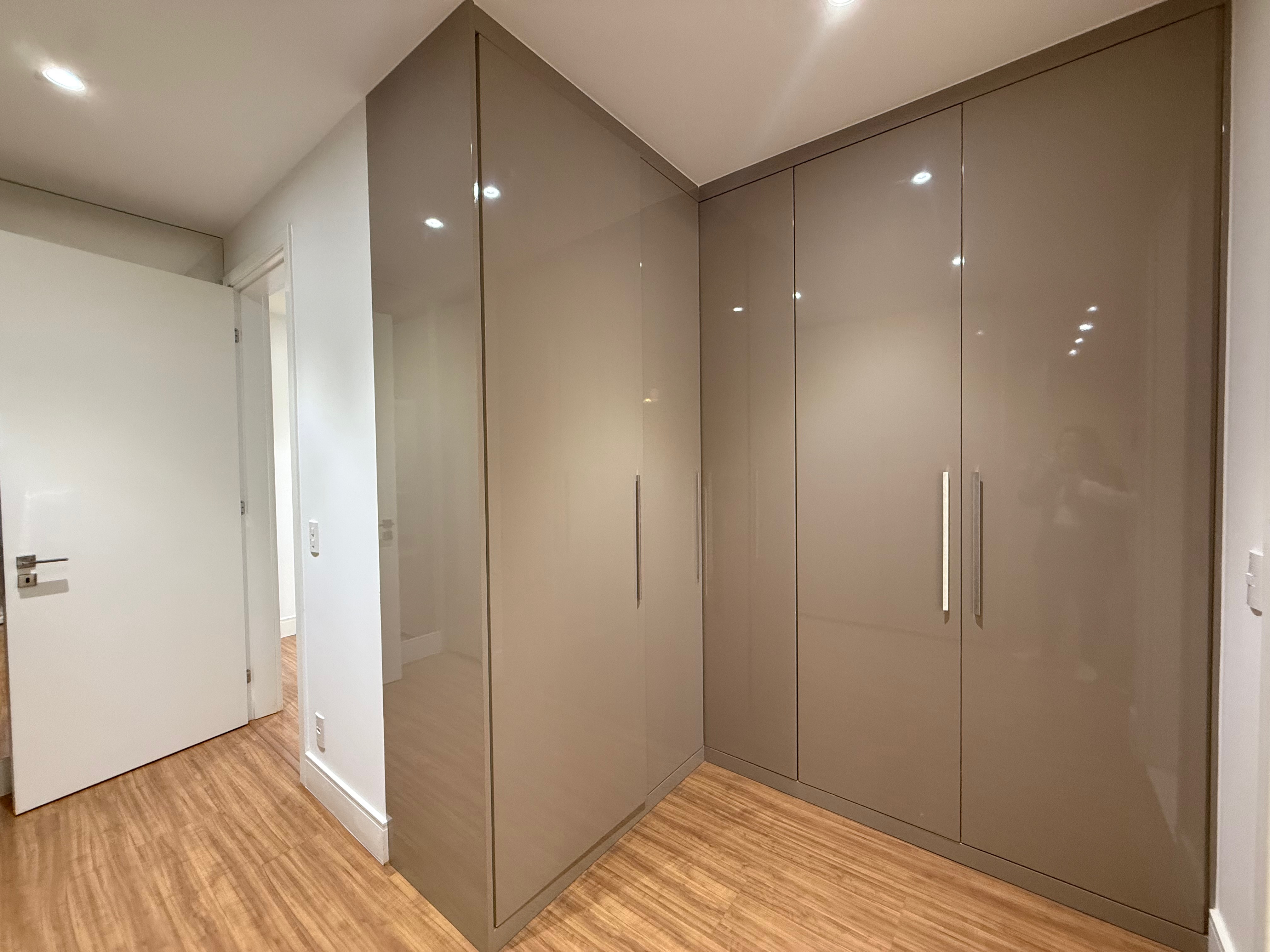 Apartamento à venda, Edifício Le Blanc, 236m² úteis, 3 suítes, 4 vagas, elevador privativo, ampla varanda gourmet - Gleba Palhano, Londrina, PR