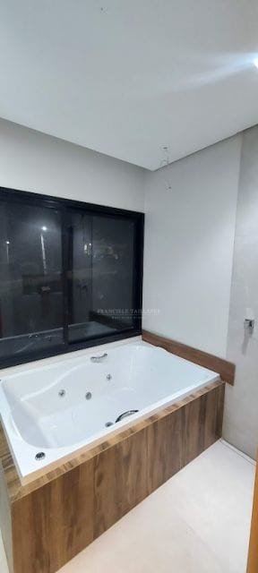 Sobrado a venda no Condominio Moradas do Vale, 186m² úteis, 3 suítes, escritório, decorado - Londrina