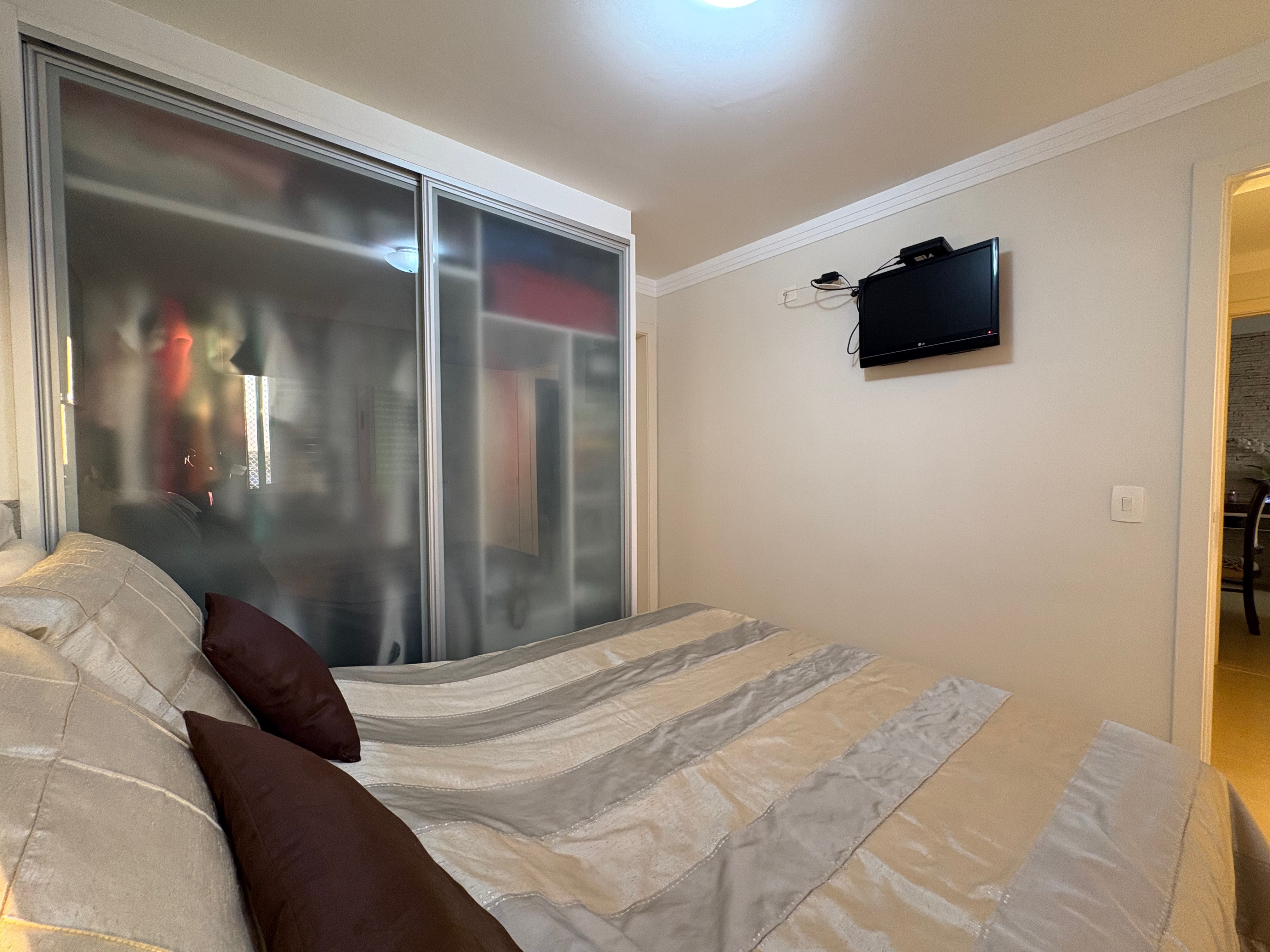 Apartamento à venda, Residencial Ibiza, 2 quartos sendo 1 suíte, andar alto, sacada com churrasqueira, Vila Ipiranga, Londrina, PR