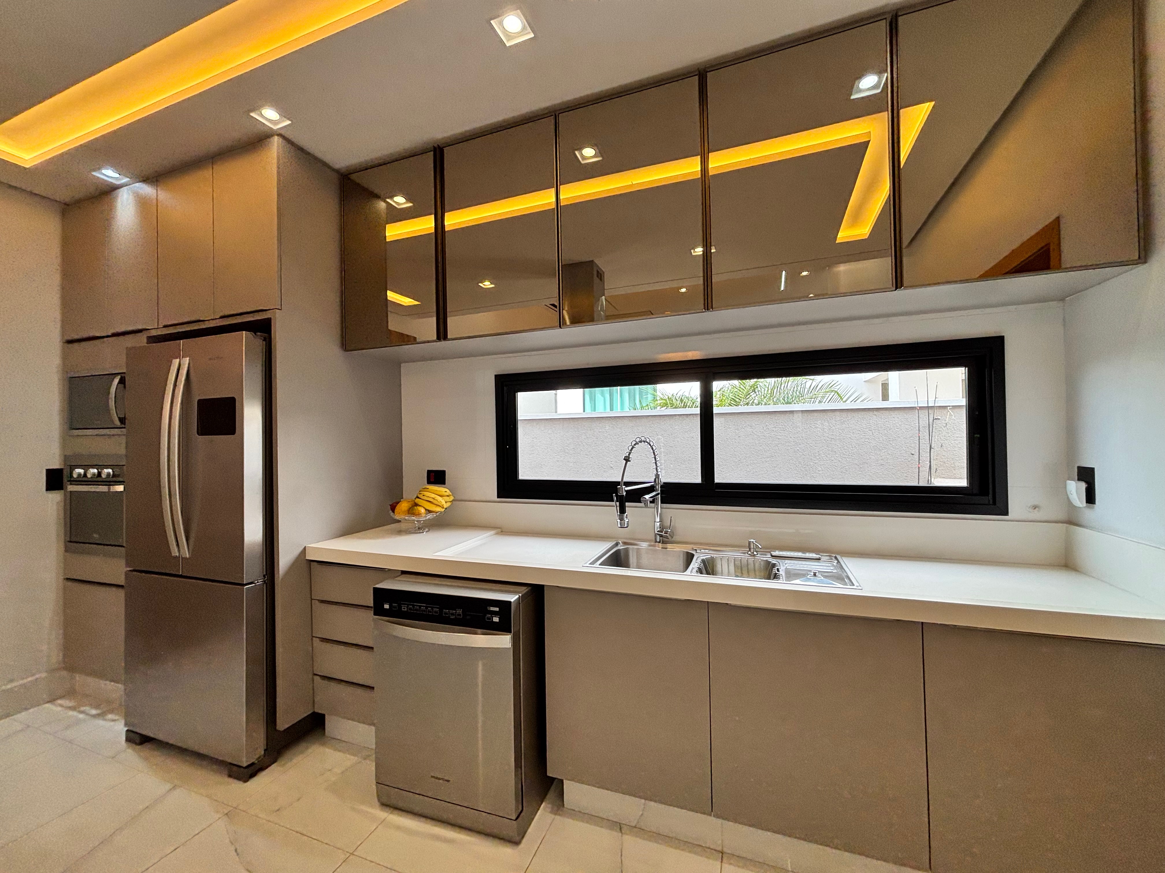 Casa térrea à venda, Condomínio Sun Lake, 249m² de construção, 3 suítes, 4 vagas  - Recanto do Salto, Londrina, PR