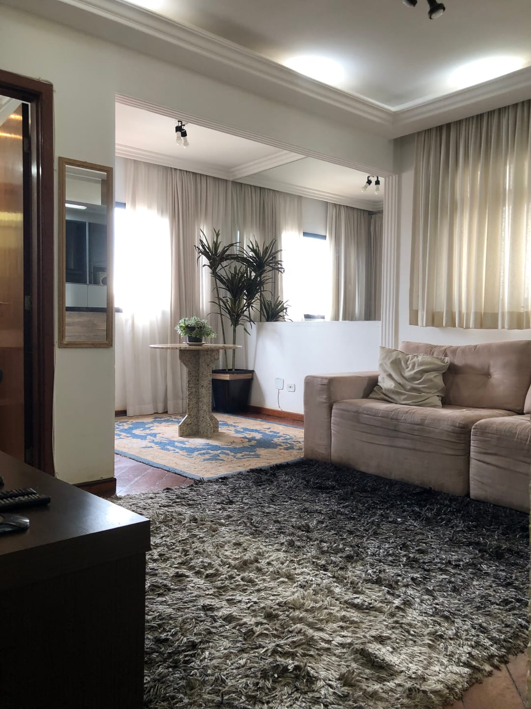 Apartamento à venda, Edifício Saint Simon, 57m² úteis, 1 quarto com suíte e closet, duplex, mobiliado - Centro, Londrina, PR