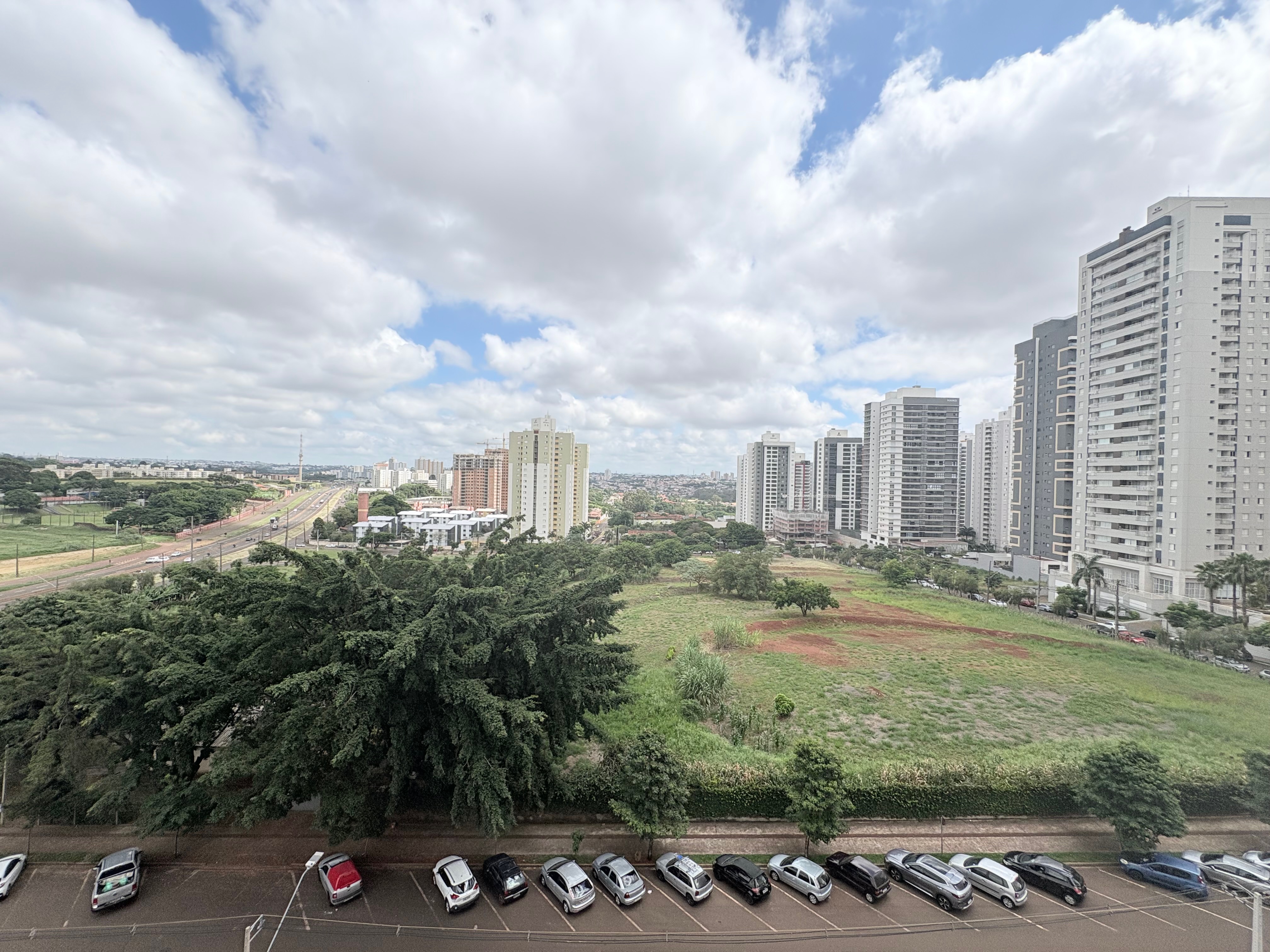 Apartamento à venda,  Edifício Tay, 98m² úteis, 2 suítes, 2 vagas -  Gleba  Palhano - Londrina Pr