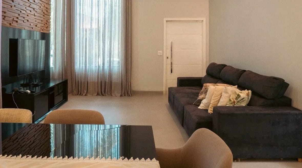 Sobrado à venda, Royal Forest, 280m² úteis, 4 quartos sendo 2 suítes, completo em móveis planejados, piscina - Esperança, Londrina, PR