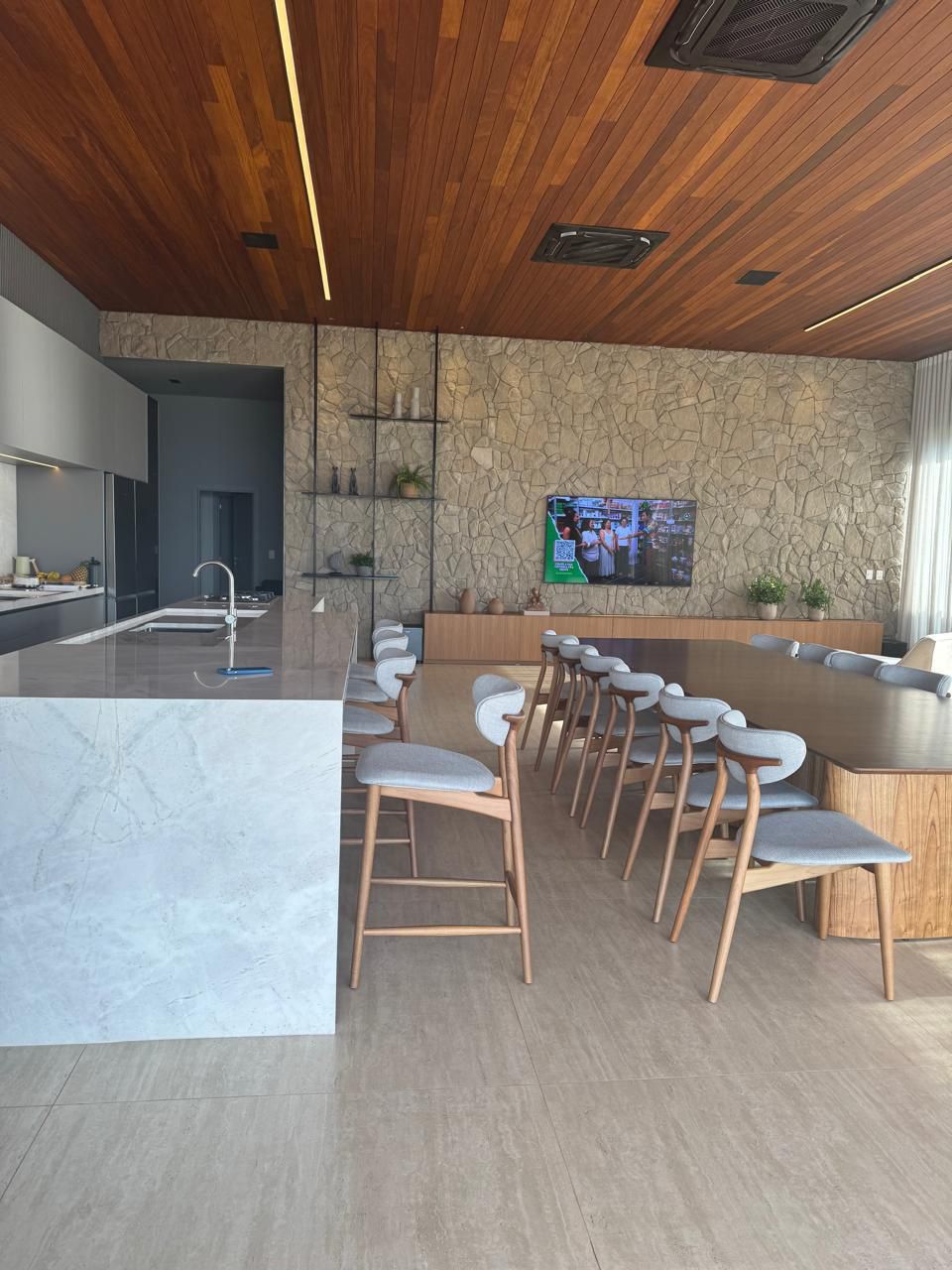Casa à venda, 5 suites, 350 m², Estância Punta Del Este, Londrina, PR