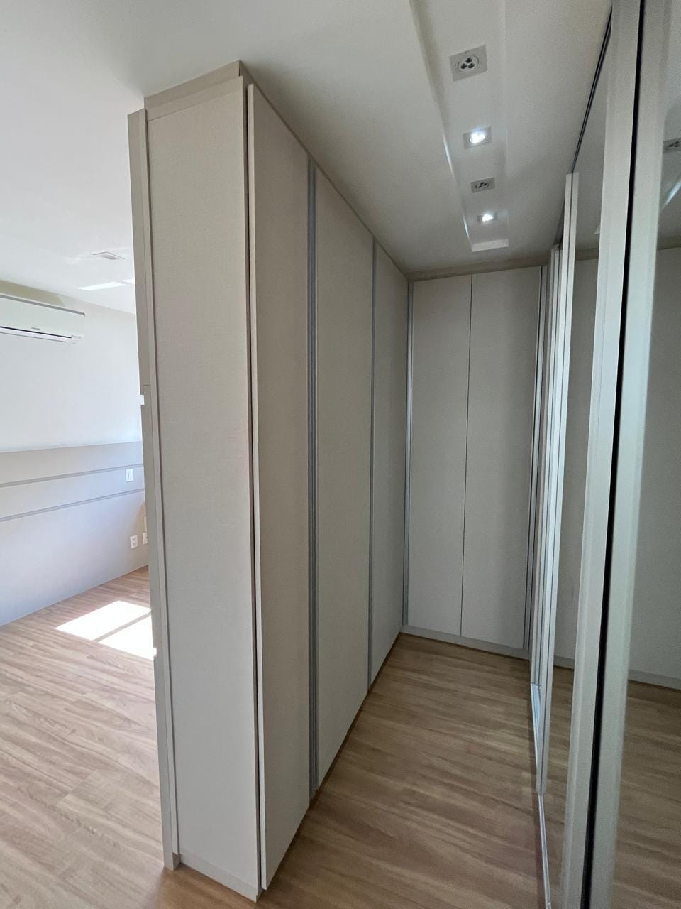 Apartamento à venda, Edifício Alameda Eco Resort , 83m² úteis, 3 dormitórios sendo 1 suíte, 2 vagas , andar alto, Gleba Palhano, Londrina, PR