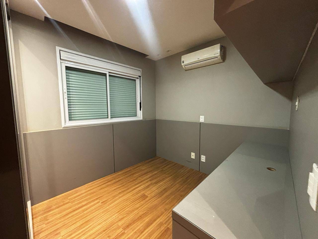Apartamento à venda, Edificio Vert, 3 quartos sendo 1 suíte, planejado, andar alto, 3 vagas  Gleba Fazenda Palhano, Londrina, PR
