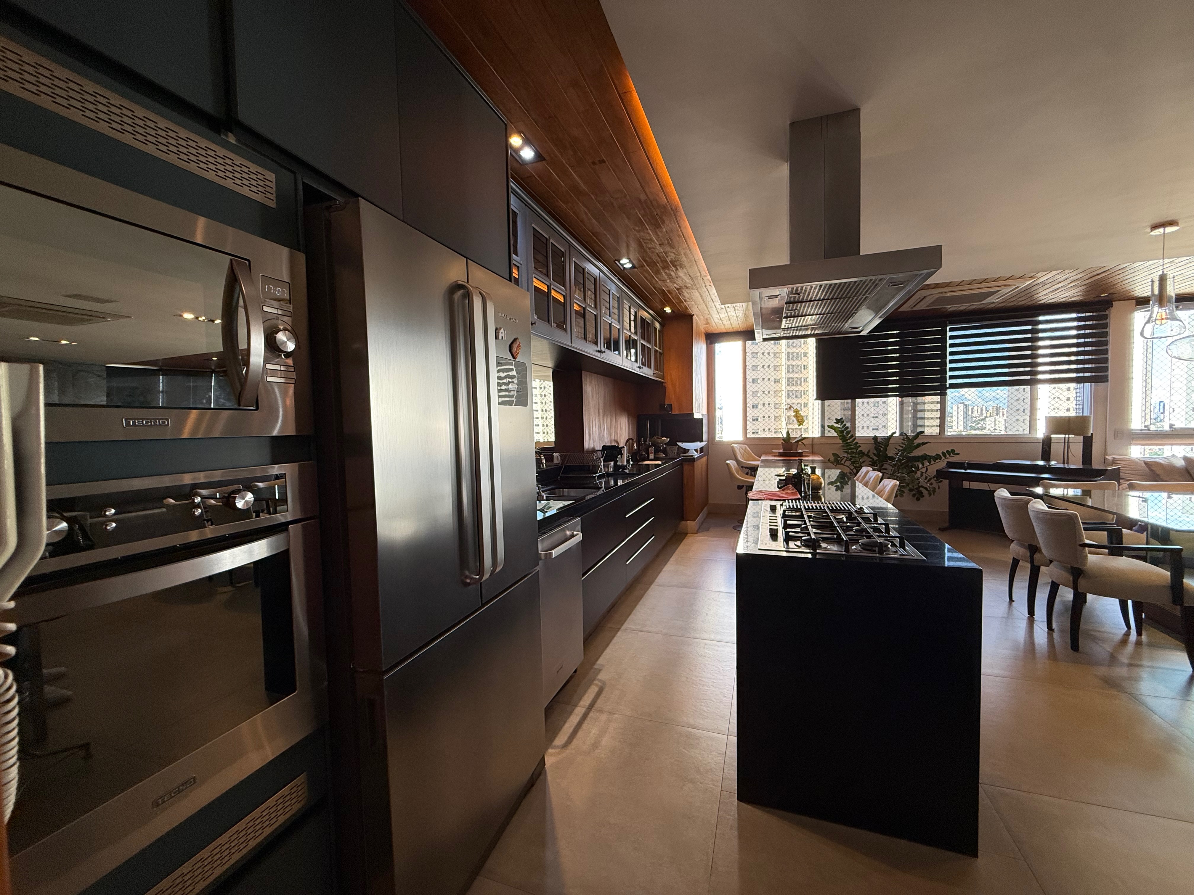 Apartamento à Venda,Porteira fechada, 245m² Privativo aceita permuta, Contém 4 suítes,3 vagas Garagem Gleba Palhano, Londrina, PR