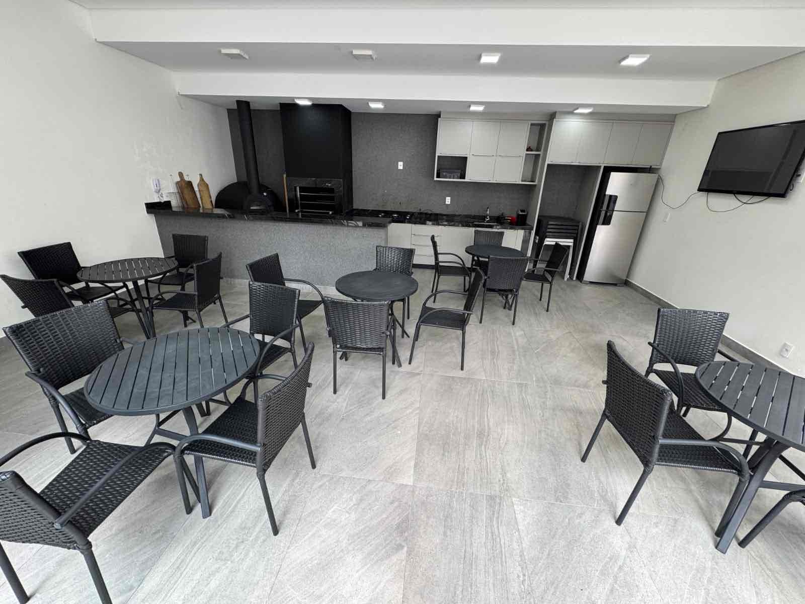 Apartamento triplex  à venda, 238m² úteis, 3 quartos sendo 1 suíte, amplo rooftop com churrasqueira,  2 vagas Boa vista, Londrina, PR