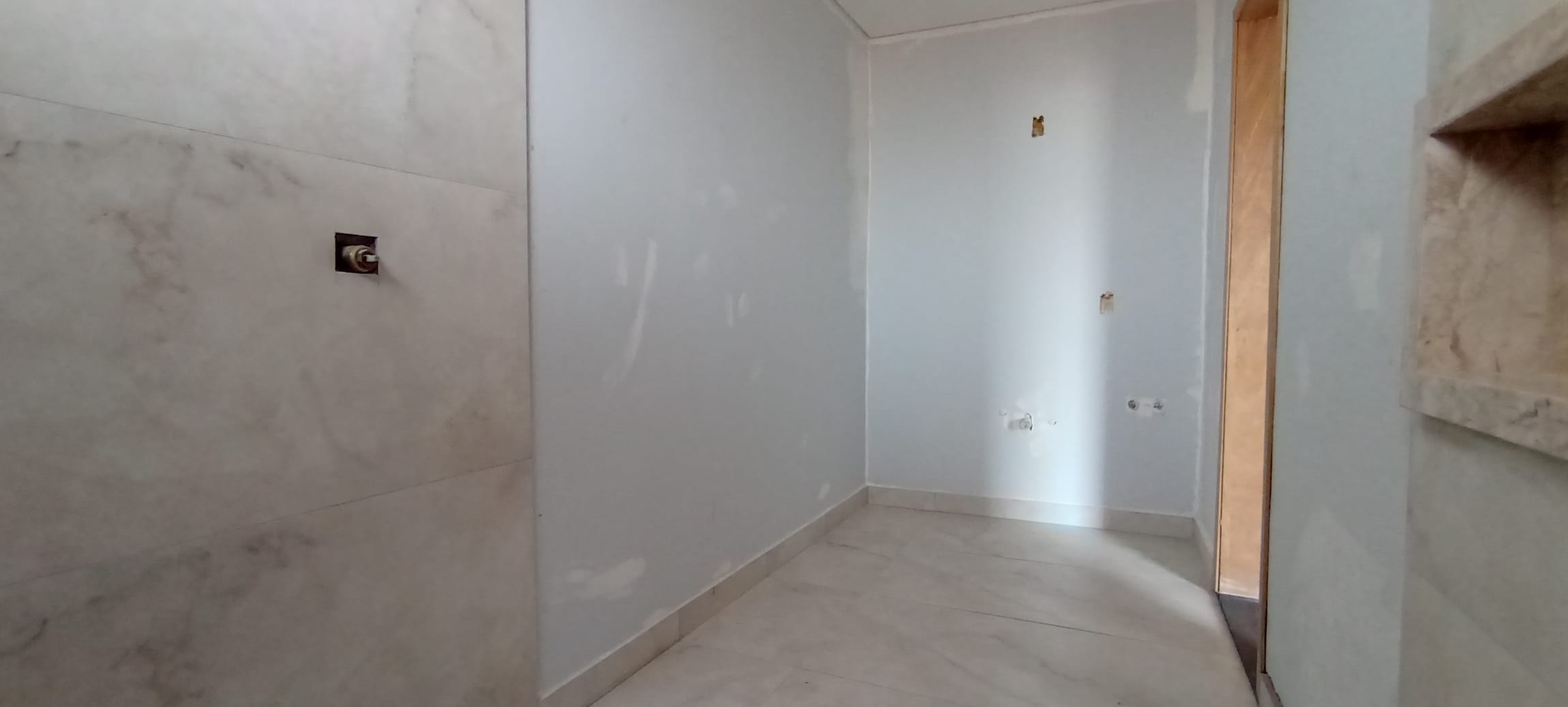 Sobrado à venda - 200m²/ 3 quartos / 3 suítes/ piscina - recém-construída  - próx av Faria Lima - Londrina/PR