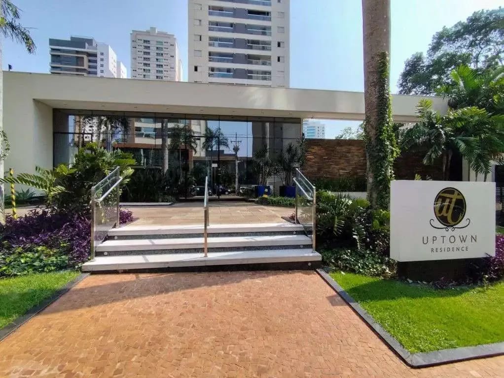 Apartamento à venda, Edifício Uptown Residence, 75m² úteis, 2 quartos (1 suíte), varanda com churrasqueira, 2 vagas paralelas - Gleba Palhano, Lo