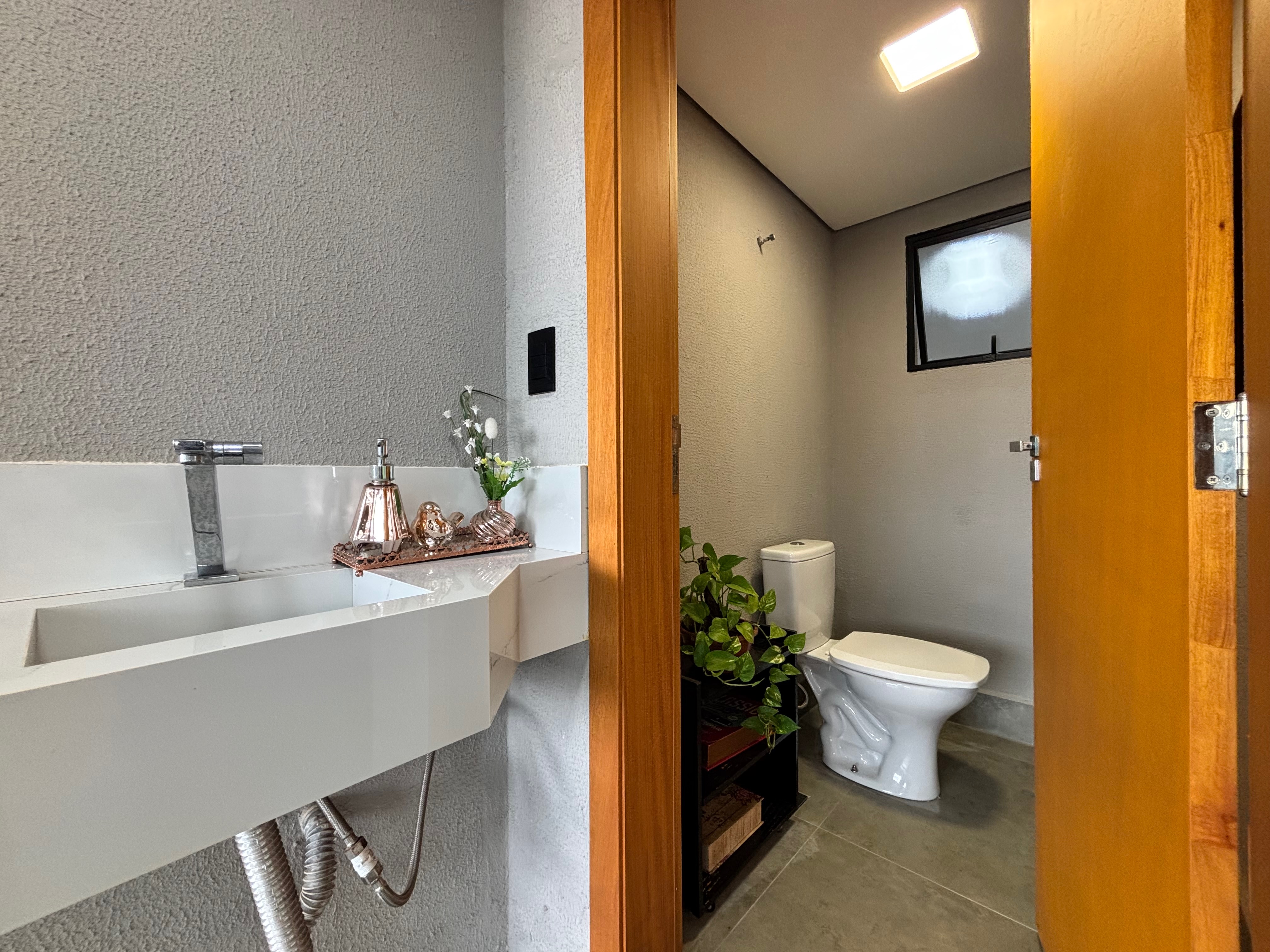 Casa térrea à venda, Condomínio Sun Lake, 249m² de construção, 3 suítes, 4 vagas  - Recanto do Salto, Londrina, PR