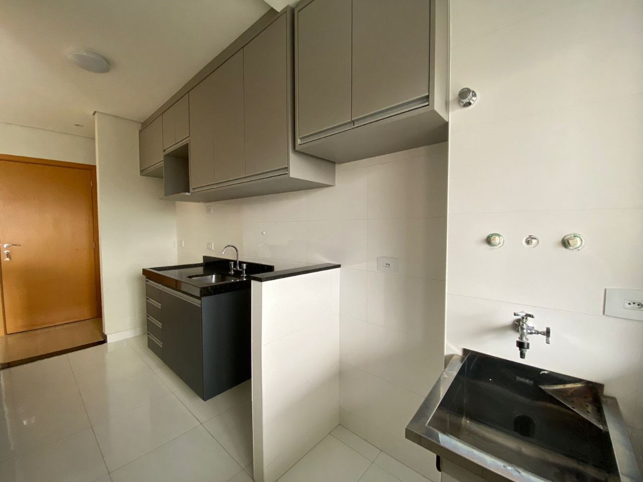 Apartamento à venda, Edifício Max Living, 83 m² privativos, 3 quartos sendo 1 suíte, Gleba Palhano, Londrina - Pr