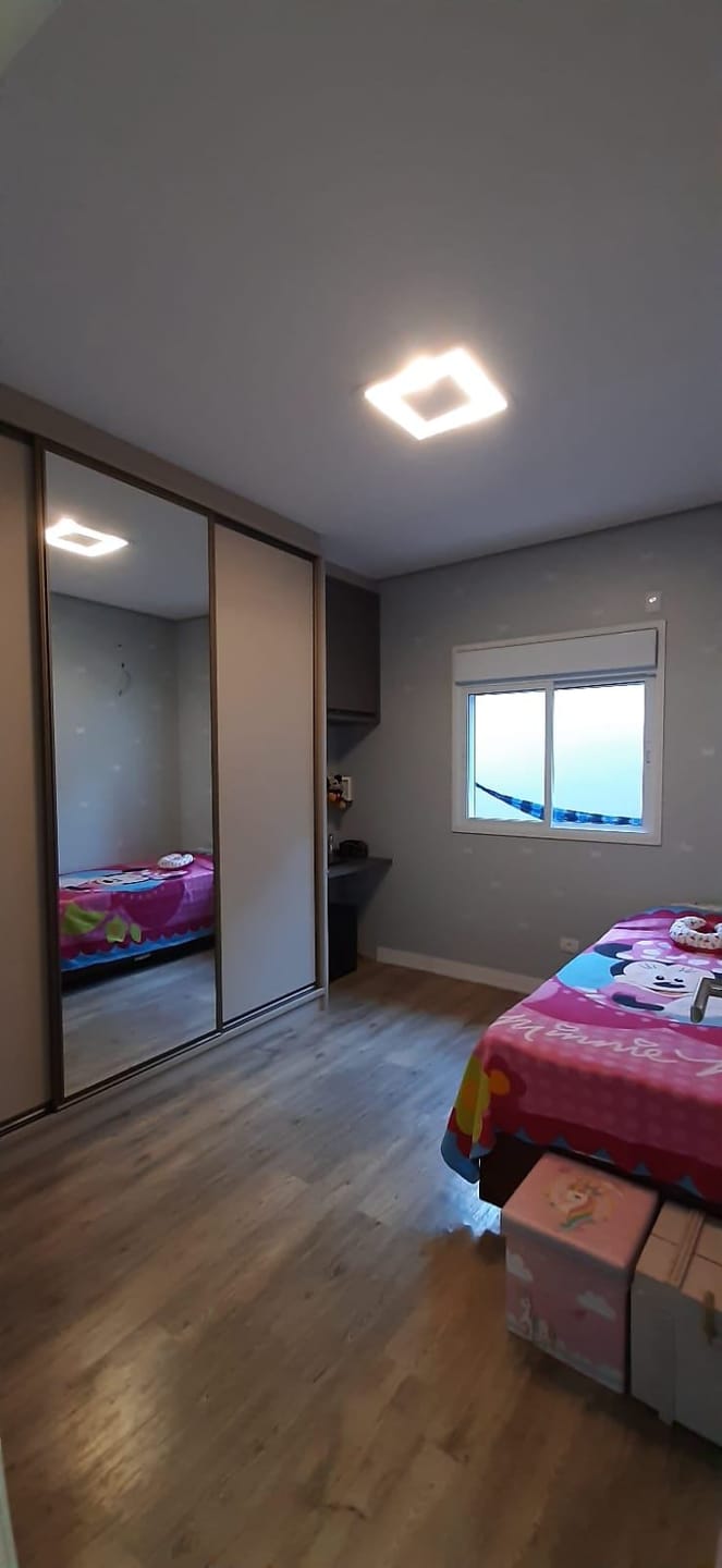 Casa à venda/ 3 quartos (sendo 1 suíte master com hidro)- Cond. Royal Maison Londrina, PR