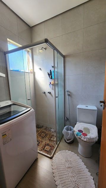 Chácara à Venda, 2500m², Condomínio Golf Ville, casa 120m² úteis, cozinha planejada - Recanto Santa Andréa, Cambé, PR