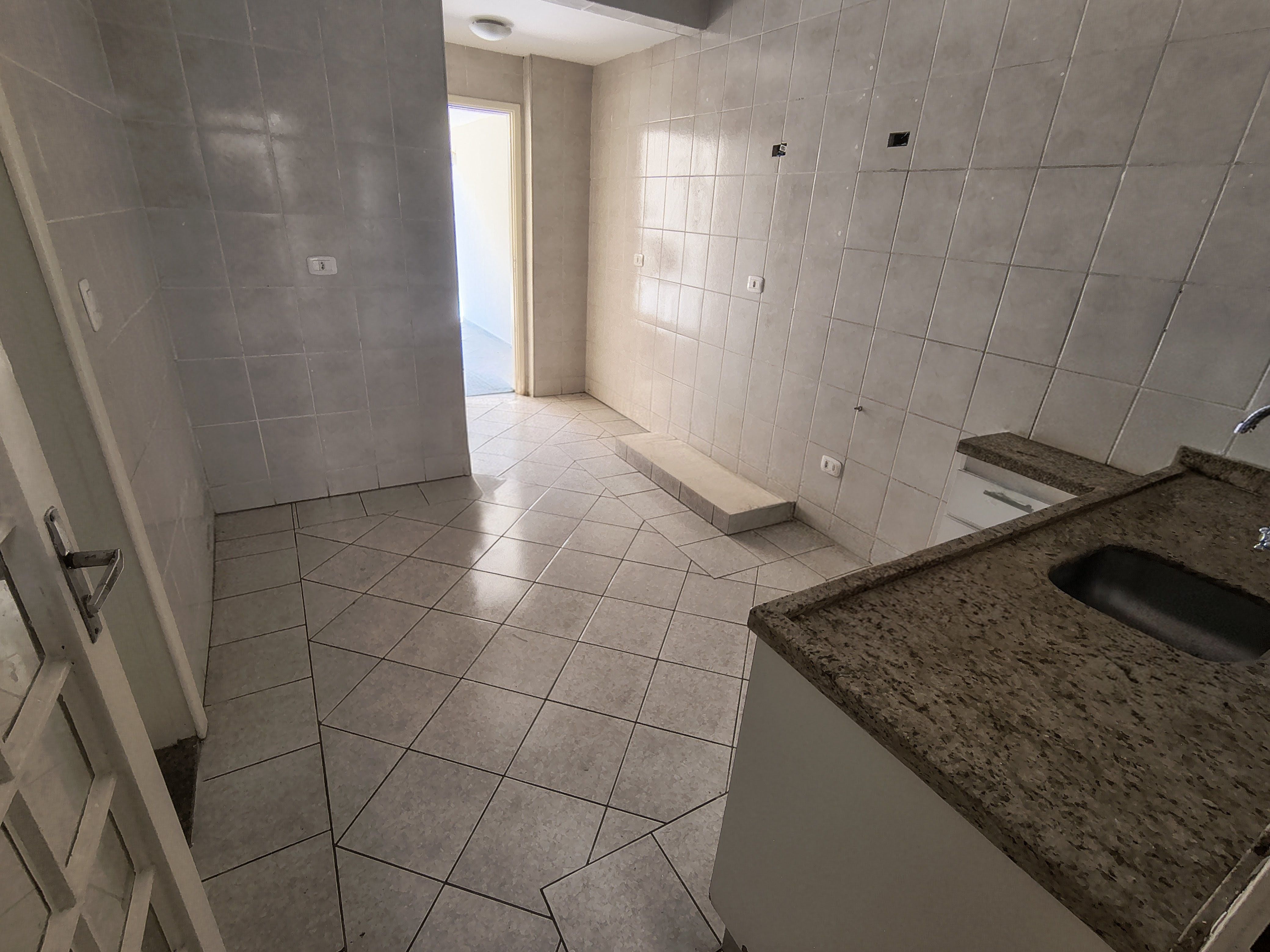 Casa à venda, 3 quartos 1 suíte, 3 vagas, 107M² úiteis, área gourmet, Planejados na suíte,Parque Jamaica, Londrina-PR