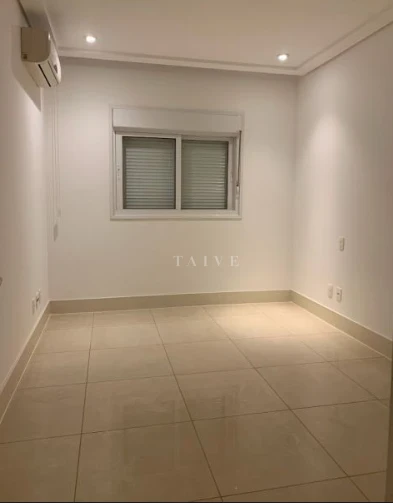 Aluga-se apartamento com 4 quartos, 3 vagas de garagem, no Edifício  Torre Valverde, Gleba Palhano, Londrina
