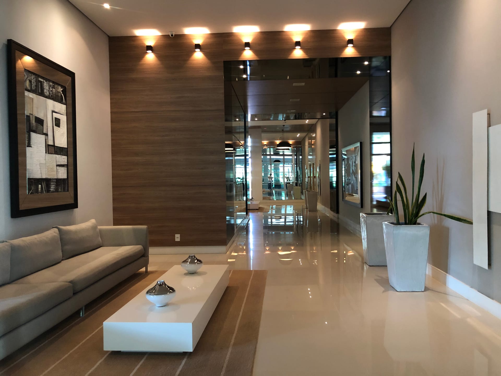 Apartamento à venda, Edifício Le Blanc, 236m² úteis, 3 suítes, 4 vagas, elevador privativo, ampla varanda gourmet - Gleba Palhano, Londrina, PR