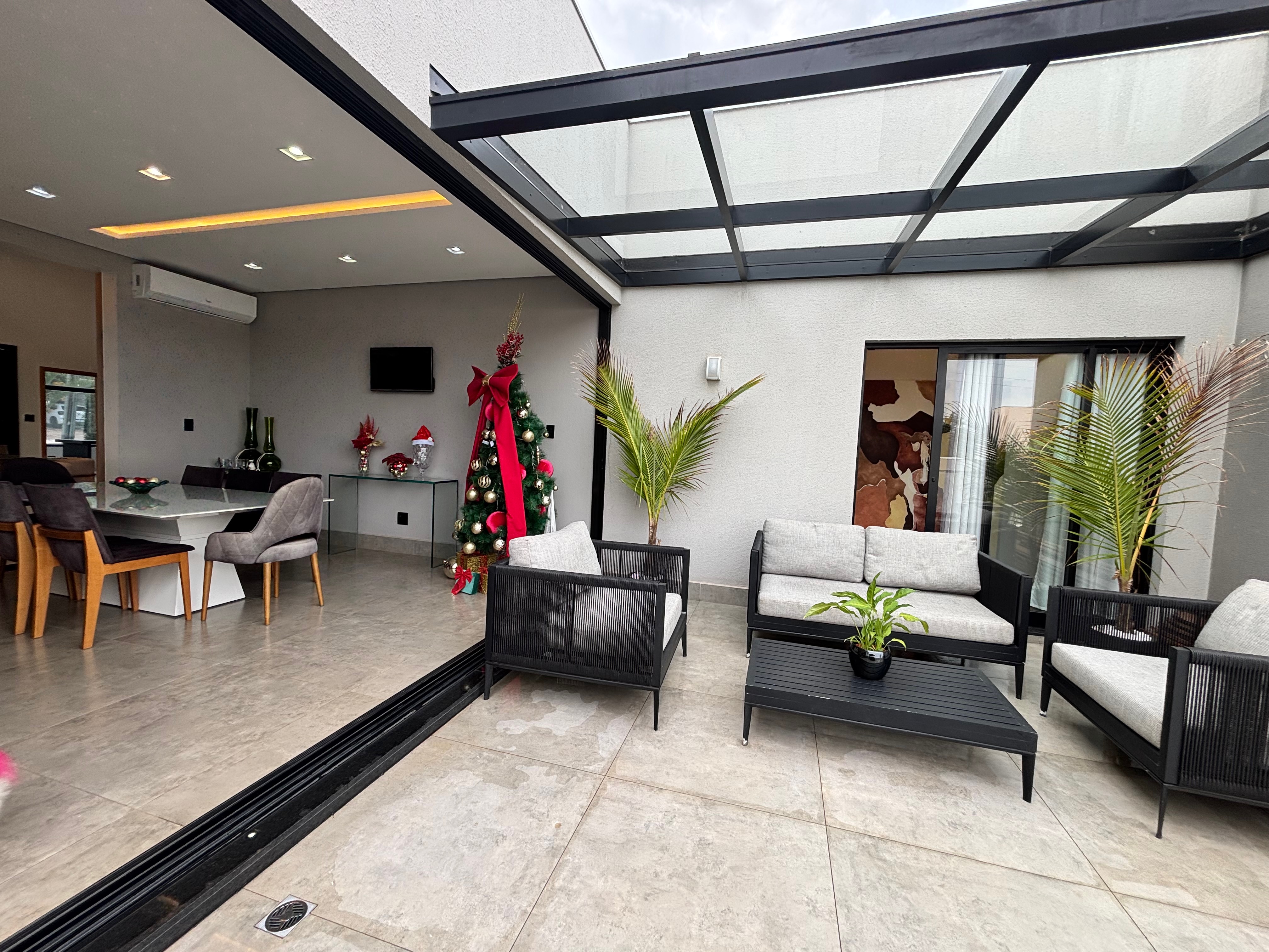 Casa térrea à venda, Condomínio Sun Lake, 249m² de construção, 3 suítes, 4 vagas  - Recanto do Salto, Londrina, PR