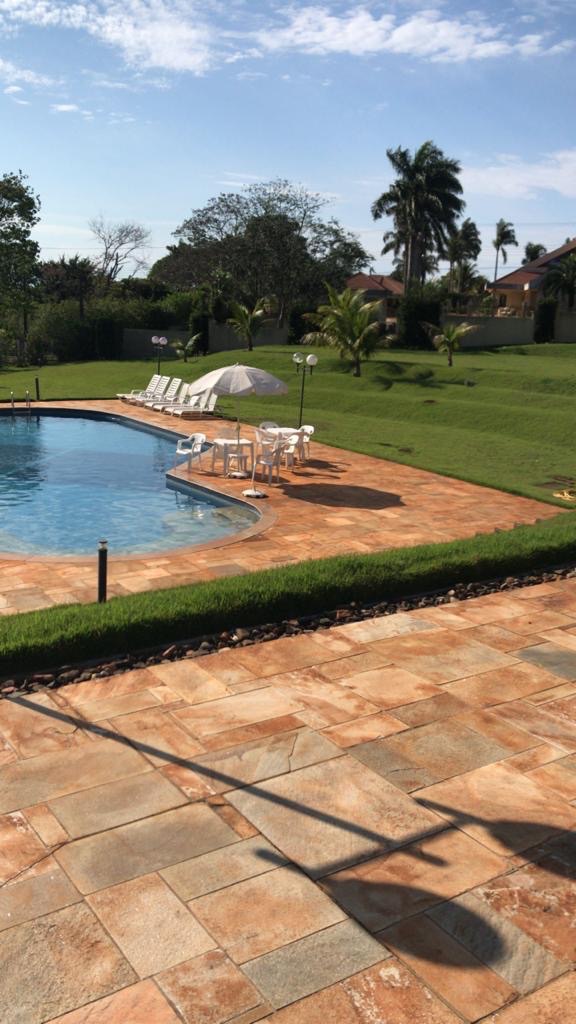 Chácara  à venda em Condomínio Green Village, 5000 m² total, casa 300m² úteis, 2 quartos sendo 1 suíte e 1 demi suite -- Jardim Santa Adelaide - 