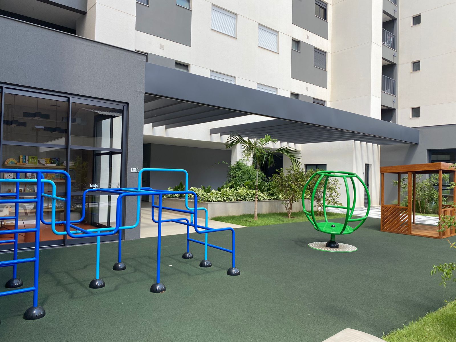 Apartamento novo à Venda, Edifício Mind, 02 quartos sendo 1 suíte, 02 vagas, andar alto, sacada fechada no skinglass- Terra Bonita, Londrina PR