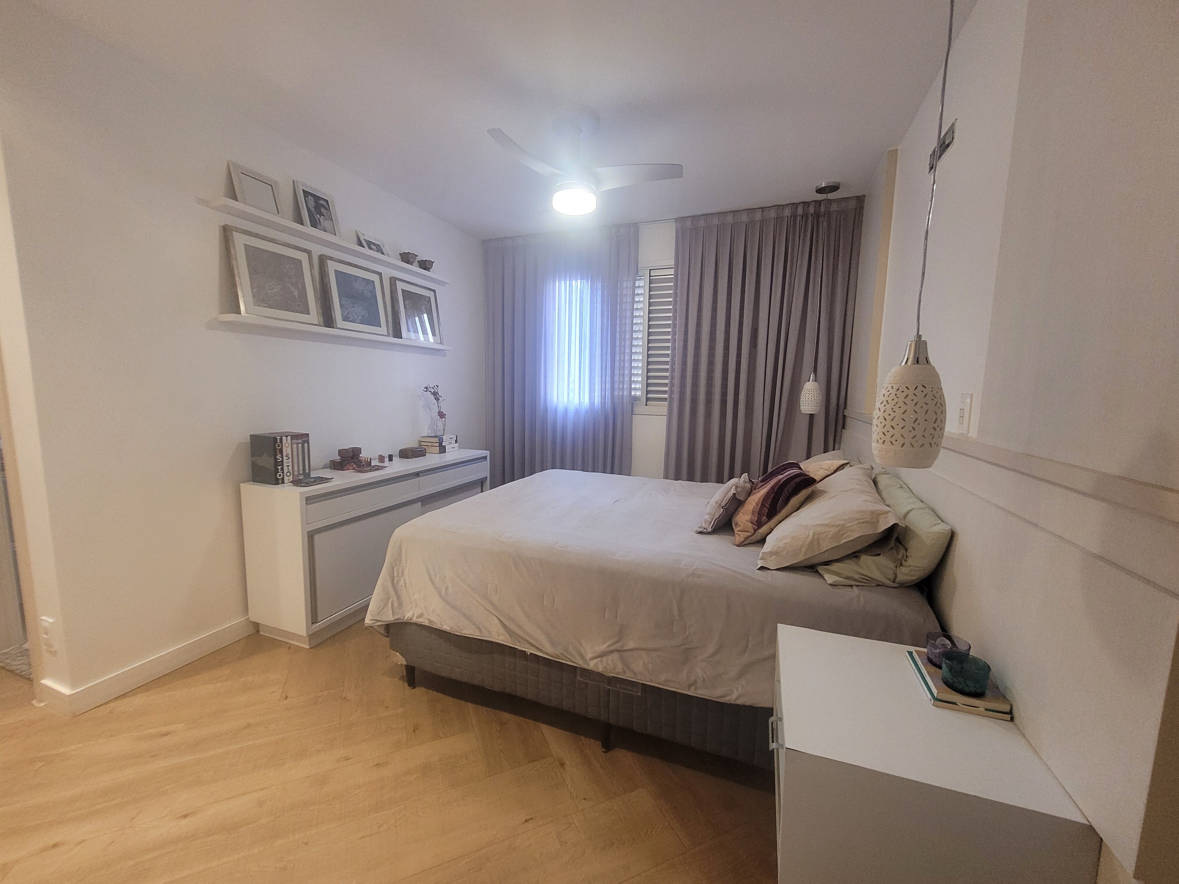 Apartamento à venda, no Edifício Le Corbusier, 122m², 3 quartos, 2 vagas de garagem, andar alto, sacada com churrasqueira, Gleba Palhano - Londri