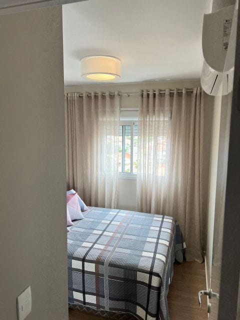 Apartamento à Venda,  Edifício Vista Parque Lago Igapó, 72m² úteis, 2 quartos, 2 vagas, andar alto - Jardim Presidente, Londrina, PR