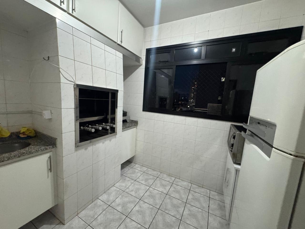 Apartamento à venda, Edifício Bavaria, 3 quartos sendo 1 suíte, 2 vagas, andar alto -Centro Londrina, PR