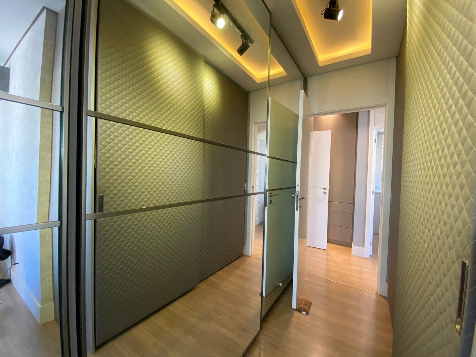 Apartamento à venda, Edifício Queen's Park,  173m² úteis, 3 suítes, andar alto  - Gleba Palhano - Londrina/PR