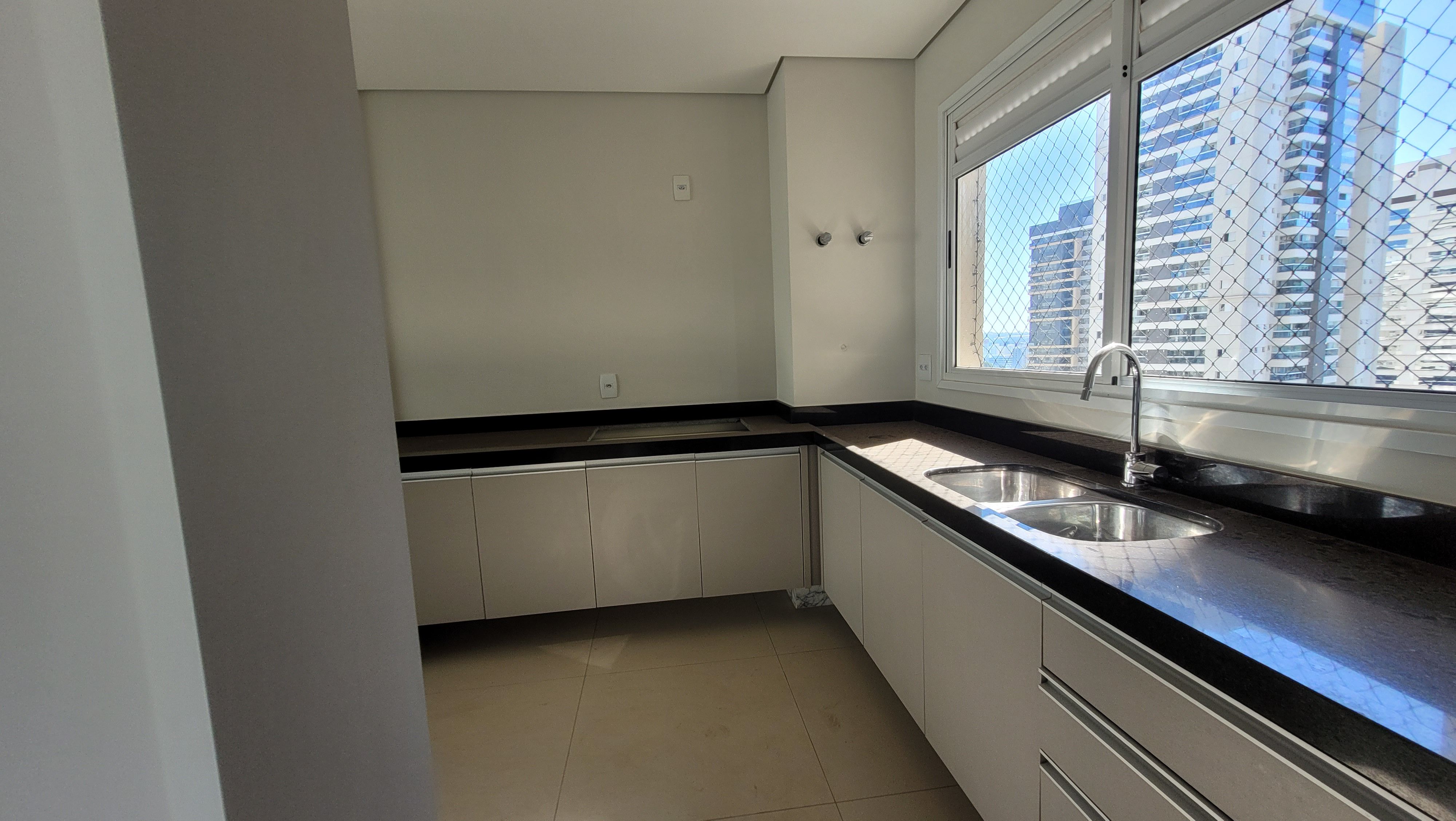 Apartamento  à Venda, 173m² privativos, Ed Queens Park, 3 suítes sendo 1 master, 2 vagas - Gleba Fazenda Palhano, Londrina, PR