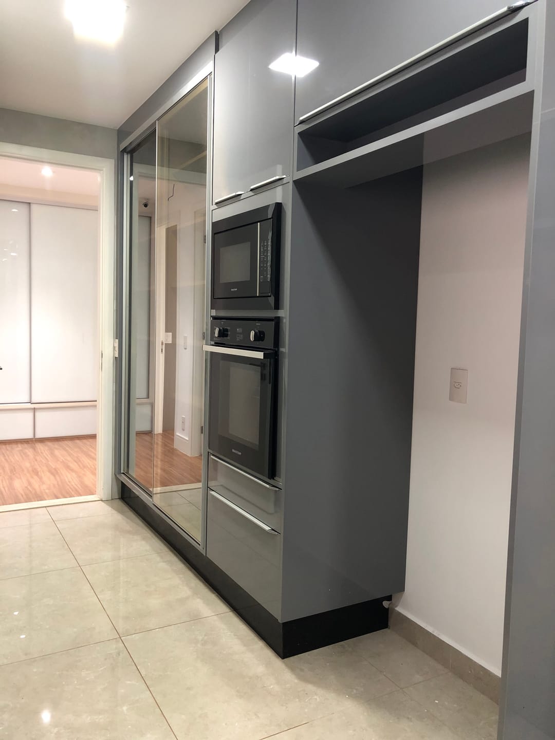 Apartamento à venda, Edifício Le Blanc, 236m² úteis, 3 suítes, 4 vagas, elevador privativo, ampla varanda gourmet - Gleba Palhano, Londrina, PR