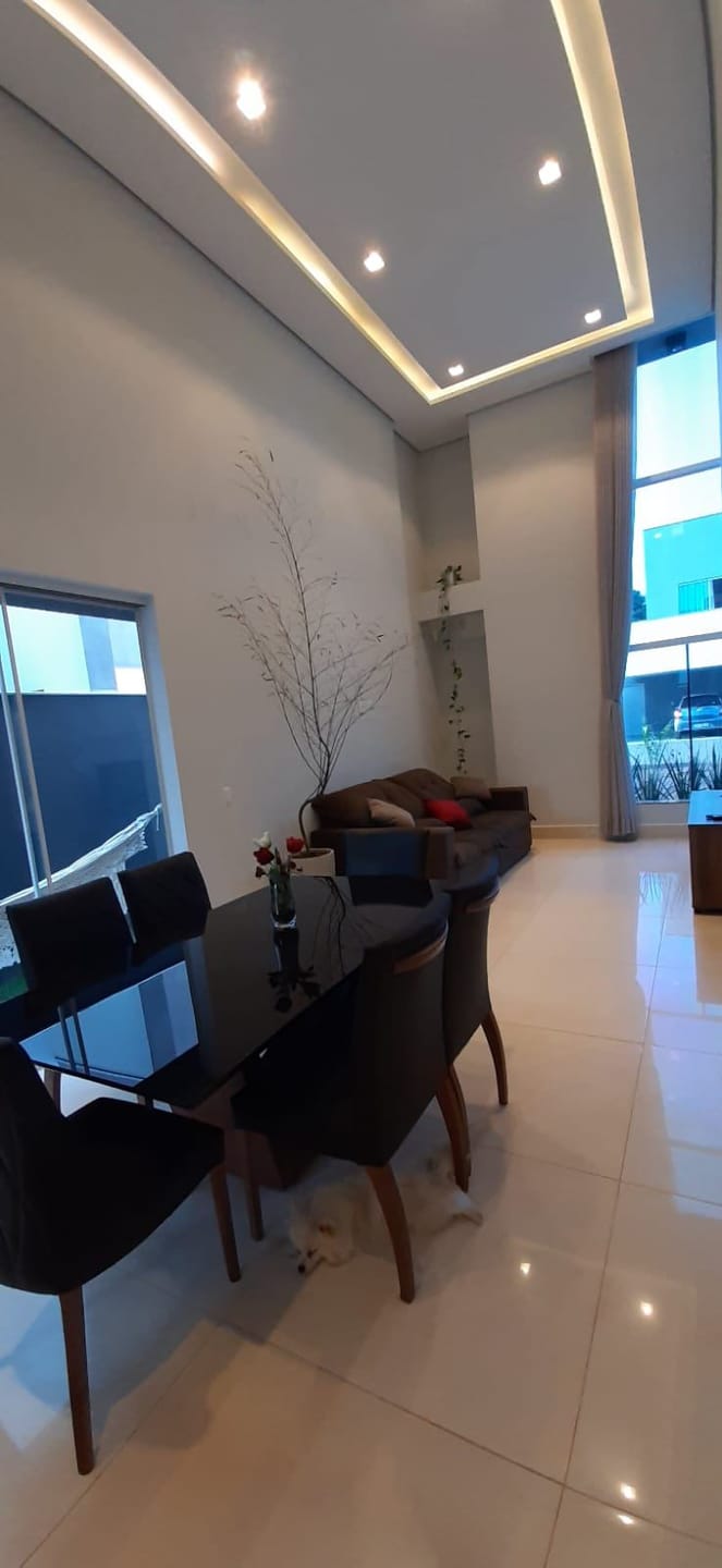 Casa à venda/ 3 quartos (sendo 1 suíte master com hidro)- Cond. Royal Maison Londrina, PR