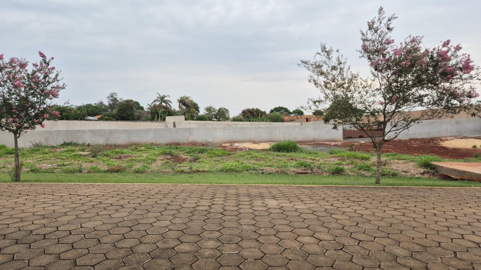 Terreno à venda, 2600 m2  Condomínio Estancia Bom Tempo, Murado e bem localizado, Londrina, PR