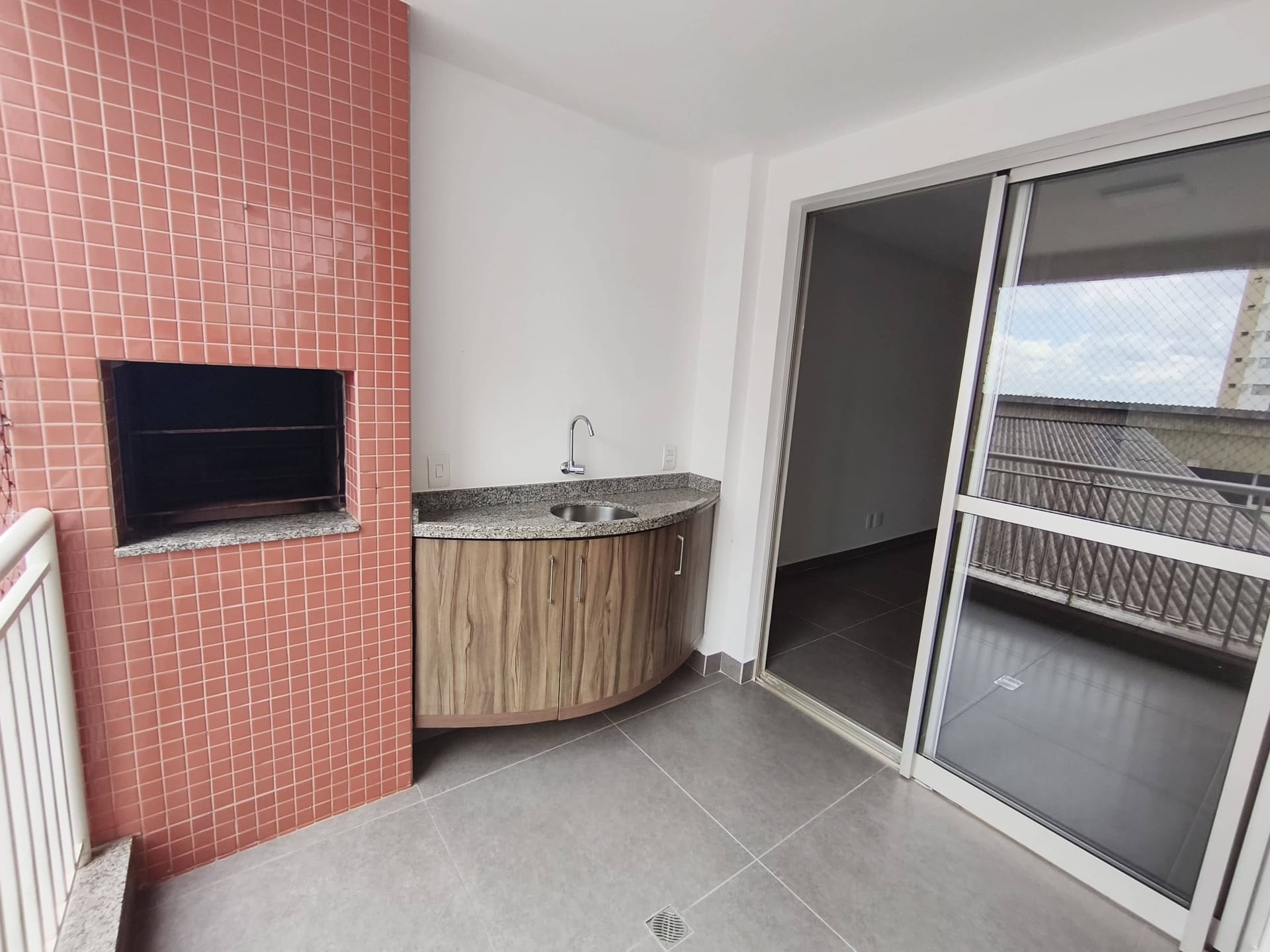 Apartamento à venda, Edifício Palhano Residences, 83m² úteis, 3 quartos (1 suíte), sacada com churrasqueira, 2 vagas - Gleba Palhano, Londrina, P