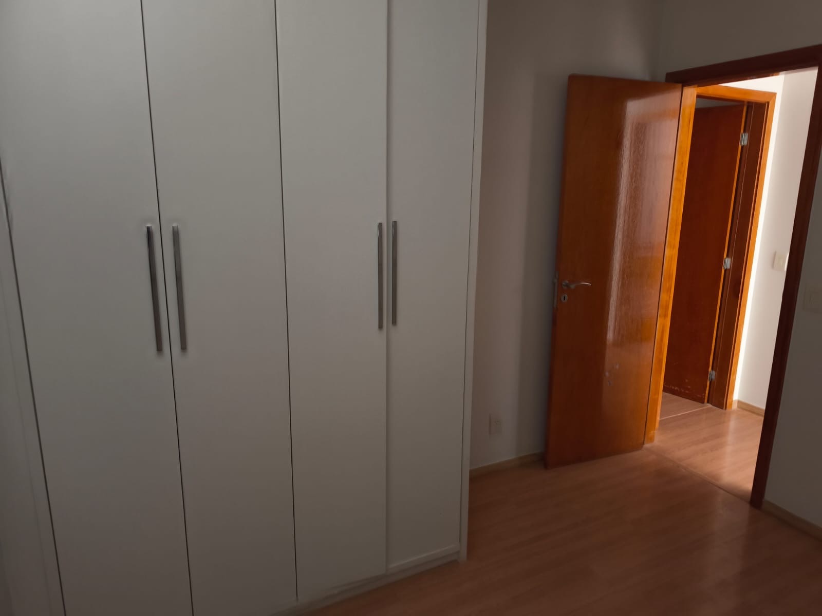 Apartamento à venda, Edificio Anita Malfatti, 103m² úteis, 3 quartos sendo 1 suíte, 2 vagas, andar altoGleba Fazenda Palhano, Londrina, PR