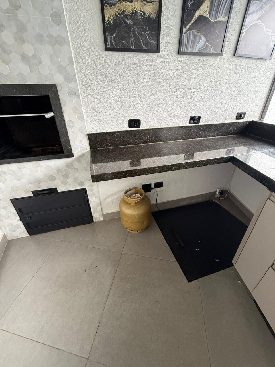 Casa à venda, Jd Abussafe, 220 m², com piscina, 3 Quartos sendo 1 suite, Londrina, PR