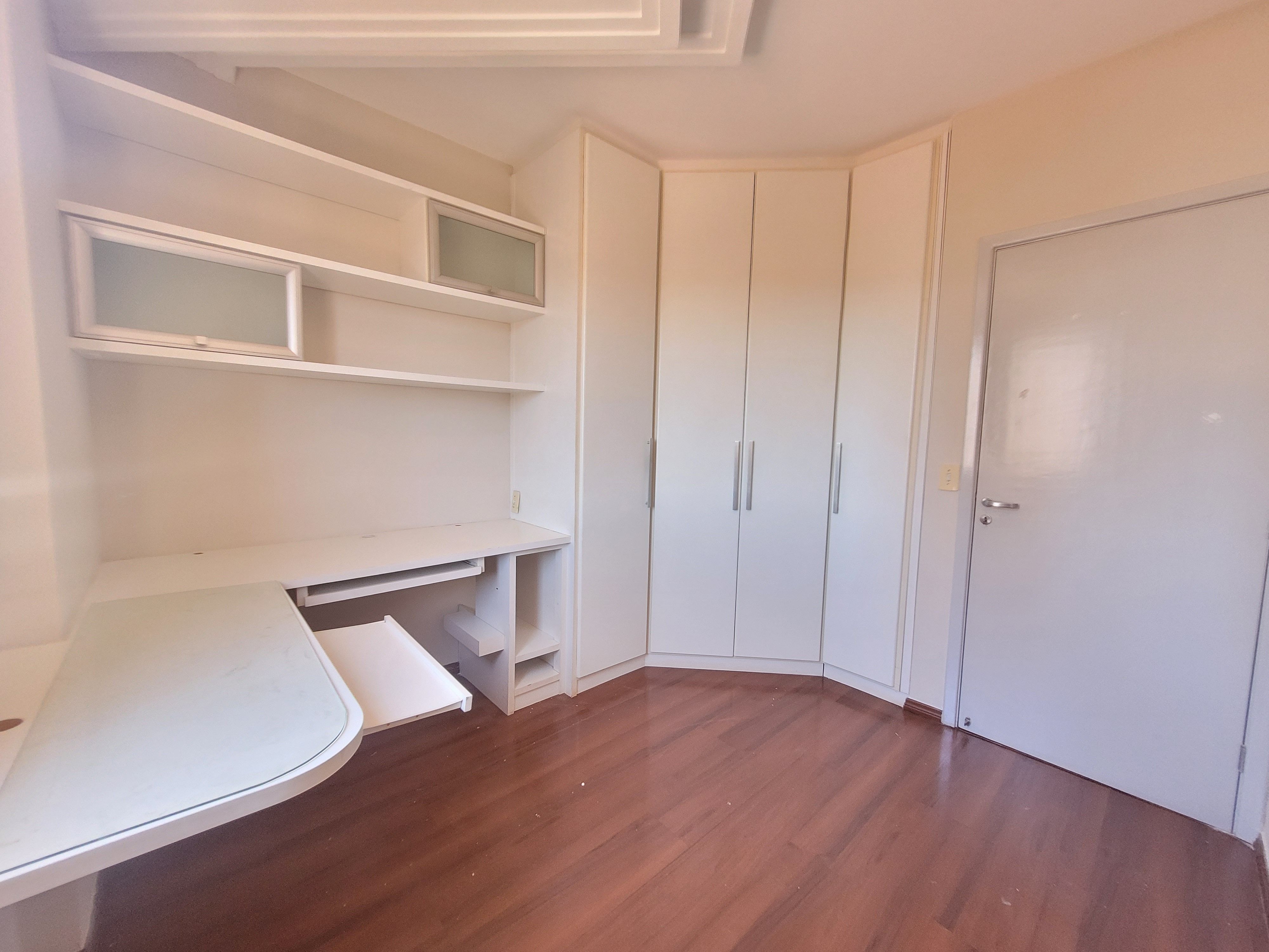 Apartamento  à Venda no edifício  Portal do lago,3 quartos/ 1 suite, andar alto, sol da manha,2 vagas de garagem,Gleba Fazenda Palhano, Londrina,