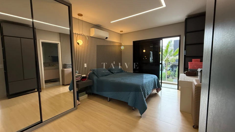 Sobrado à venda, 4 quartos sendo 3 suites, 250 m², Royal Maison, Londrina, PR