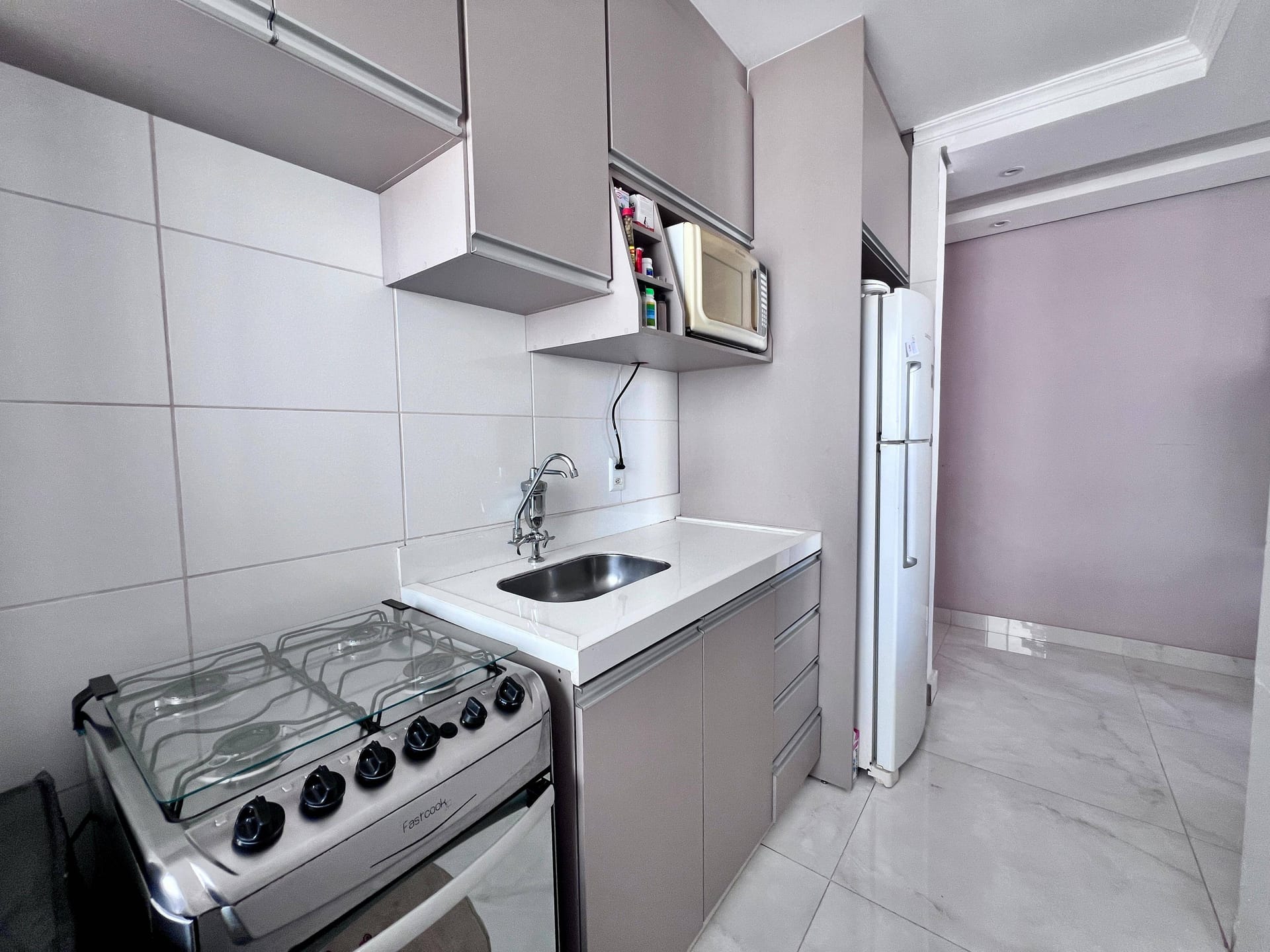 Apartamento à venda, Cond. Lagoa Bonita, 45m2 Uteis, 2 Dorm, Sol Manhã, 1 vaga de Garagem, Bairro:Acquaville, Londrina, PR