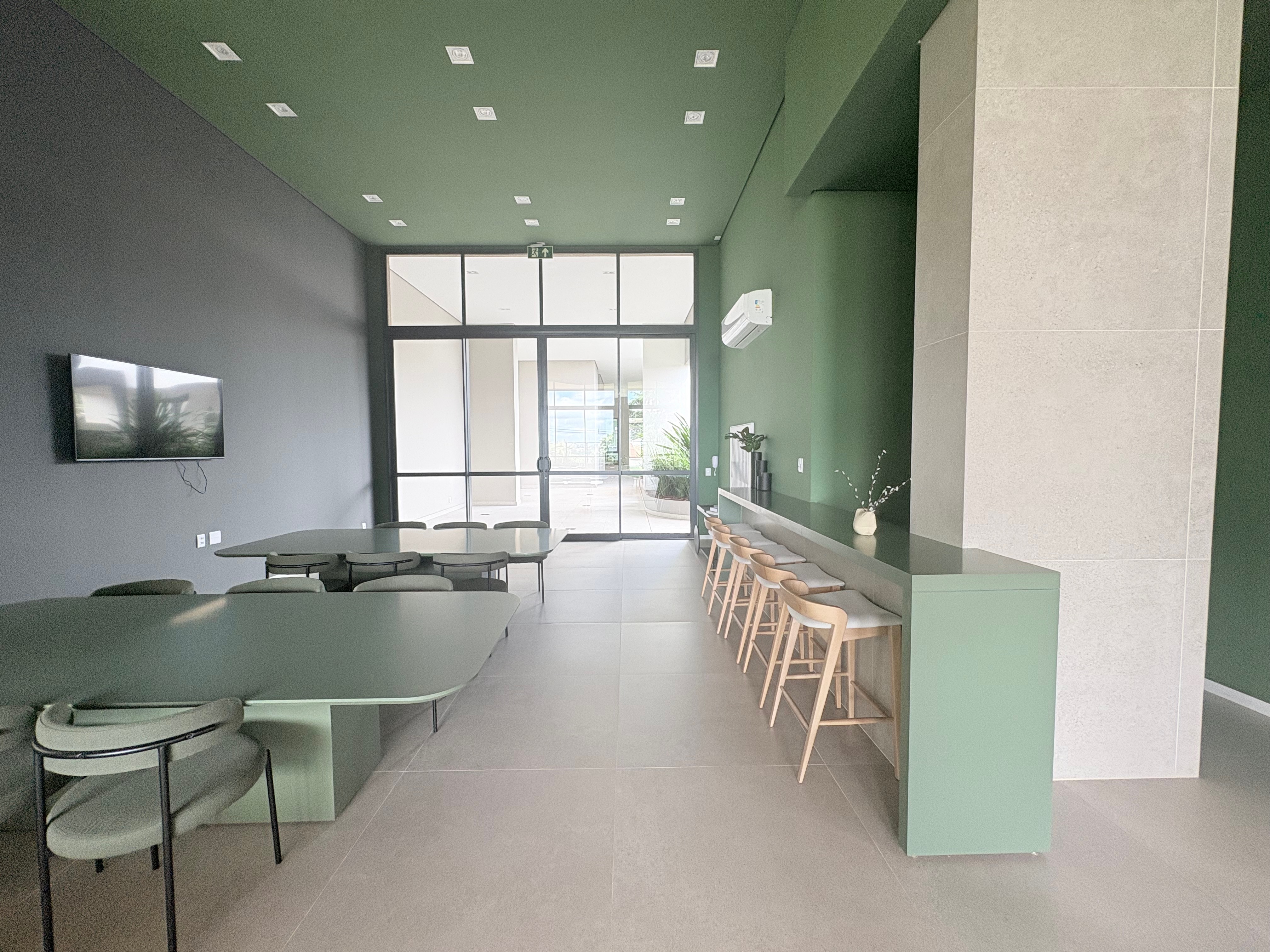 Apartamento à venda,  Edifício Tay, 98m² úteis, 2 suítes, 2 vagas -  Gleba  Palhano - Londrina Pr
