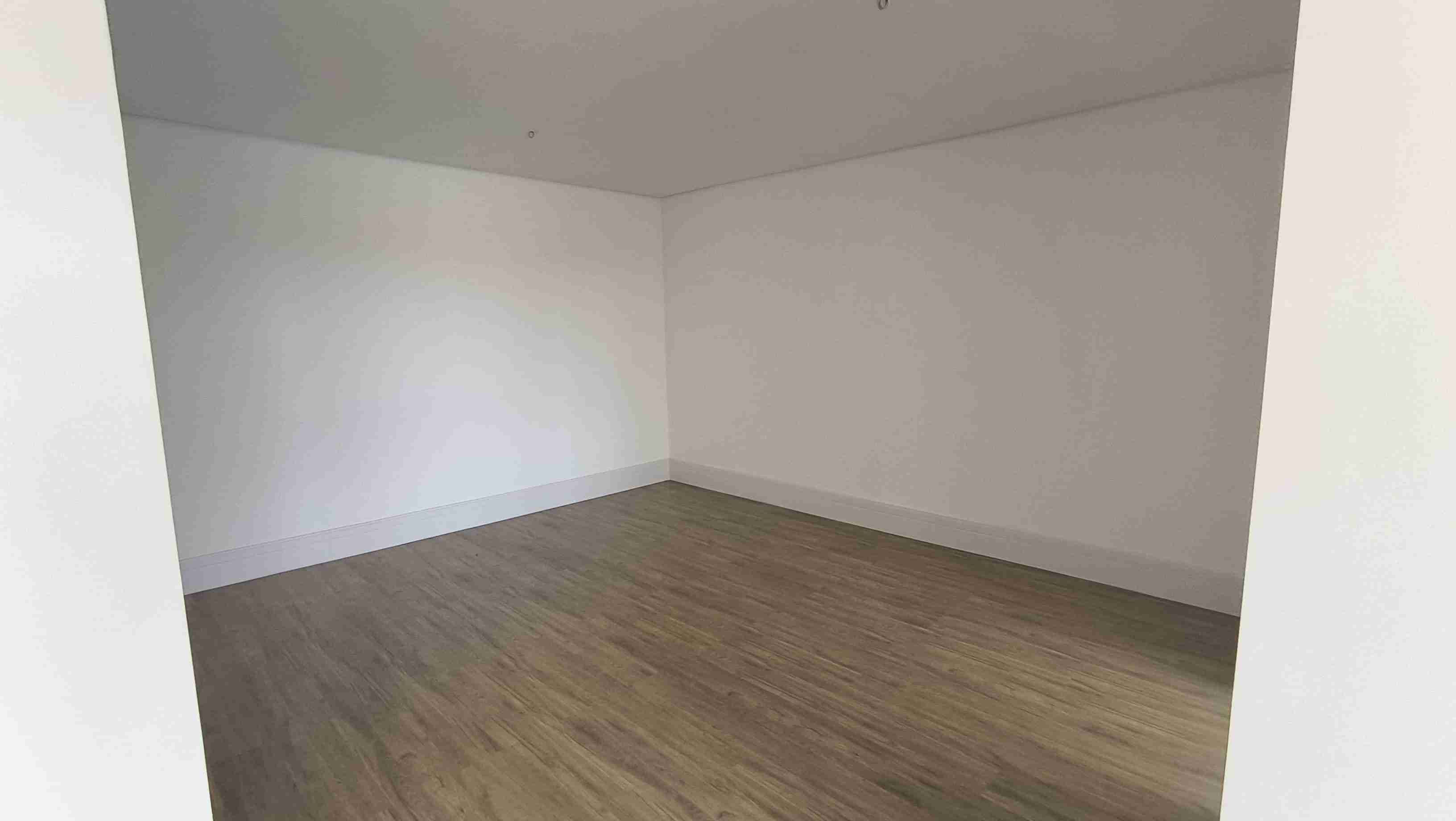 Apartamento à venda no Edifício Le Reve, 323m² úteis, 3 suítes, vista para o lago, 4 vagas - Gleba Palhano, Londrina, PR