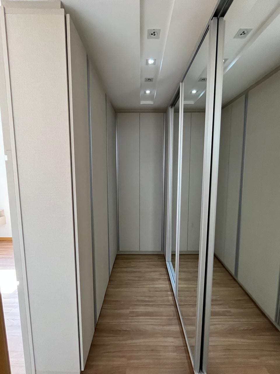 Apartamento à venda, Edifício Alameda Eco Resort , 83m² úteis, 3 dormitórios sendo 1 suíte, 2 vagas , andar alto, Gleba Palhano, Londrina, PR