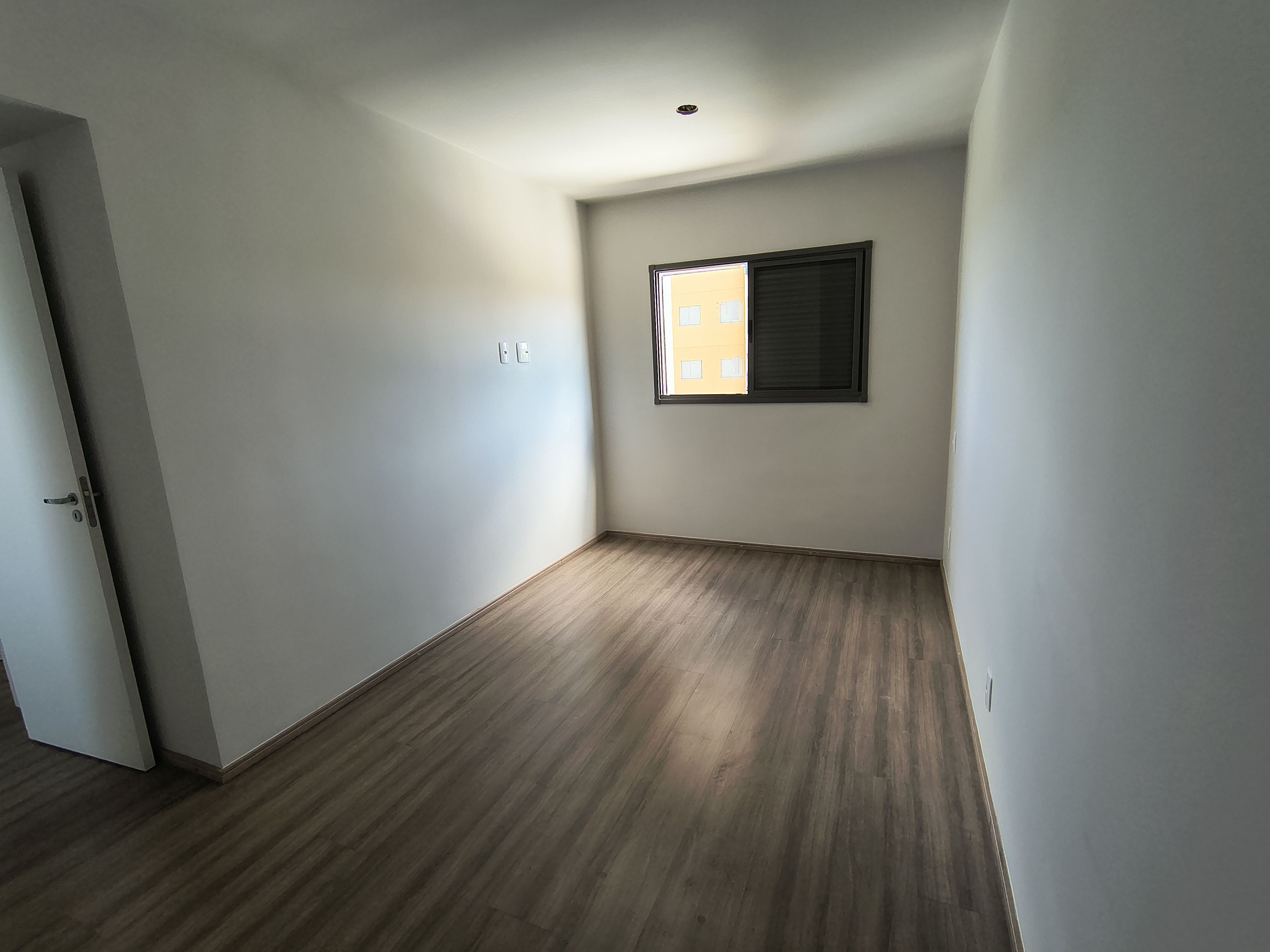 Apartamento à venda, Edifício carmel, 64M² úteis, 2 sendo 1 suíte, Sala estendida, Gleba Palhano,  Londrina - Pr