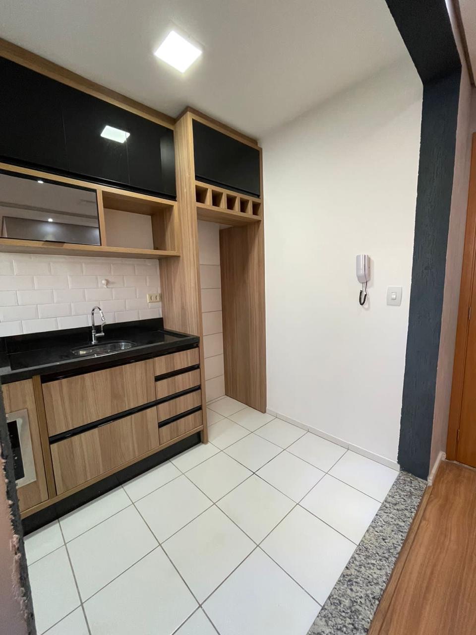 Apartamento à venda Spazio Louvre, 45m², 2 dormitórios com armários, 1 banheiro, 1 vaga de garagem, móveis embutidos, Gleba Fazenda Palhano, Lond