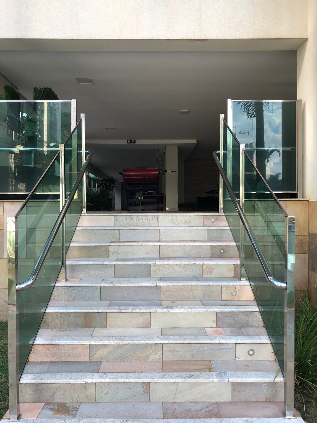 Apartamento à venda, Edifício Le Blanc, 236m² úteis, 3 suítes, 4 vagas, elevador privativo, ampla varanda gourmet - Gleba Palhano, Londrina, PR