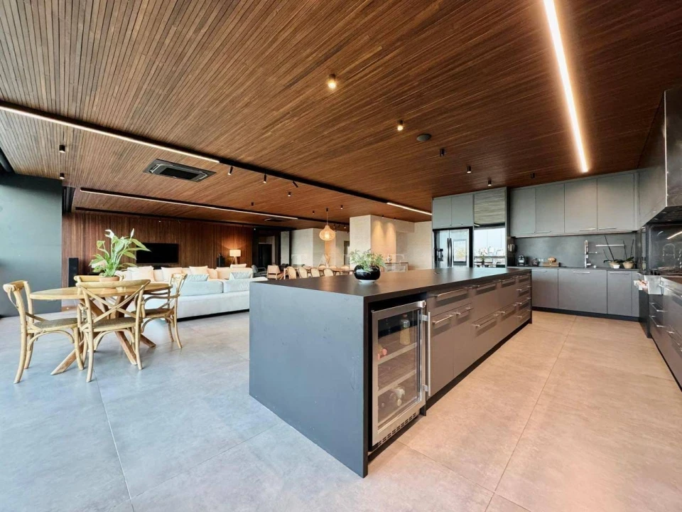 Apartamento à venda Condomínio Maison Heritage alto padrão, 388 m²,4 suítes, 6 banheiros, 4 vagas de garagem, Próximo Lago Igapó, Gleba Palhano, 