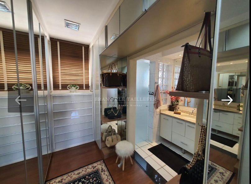 Sobrado a venda, Cond. Village Pinheiro, 246 m² úteis, 3 quartos sendo 1 suite master, 4 vagas- Portal de Versalles II- Londrina Pr