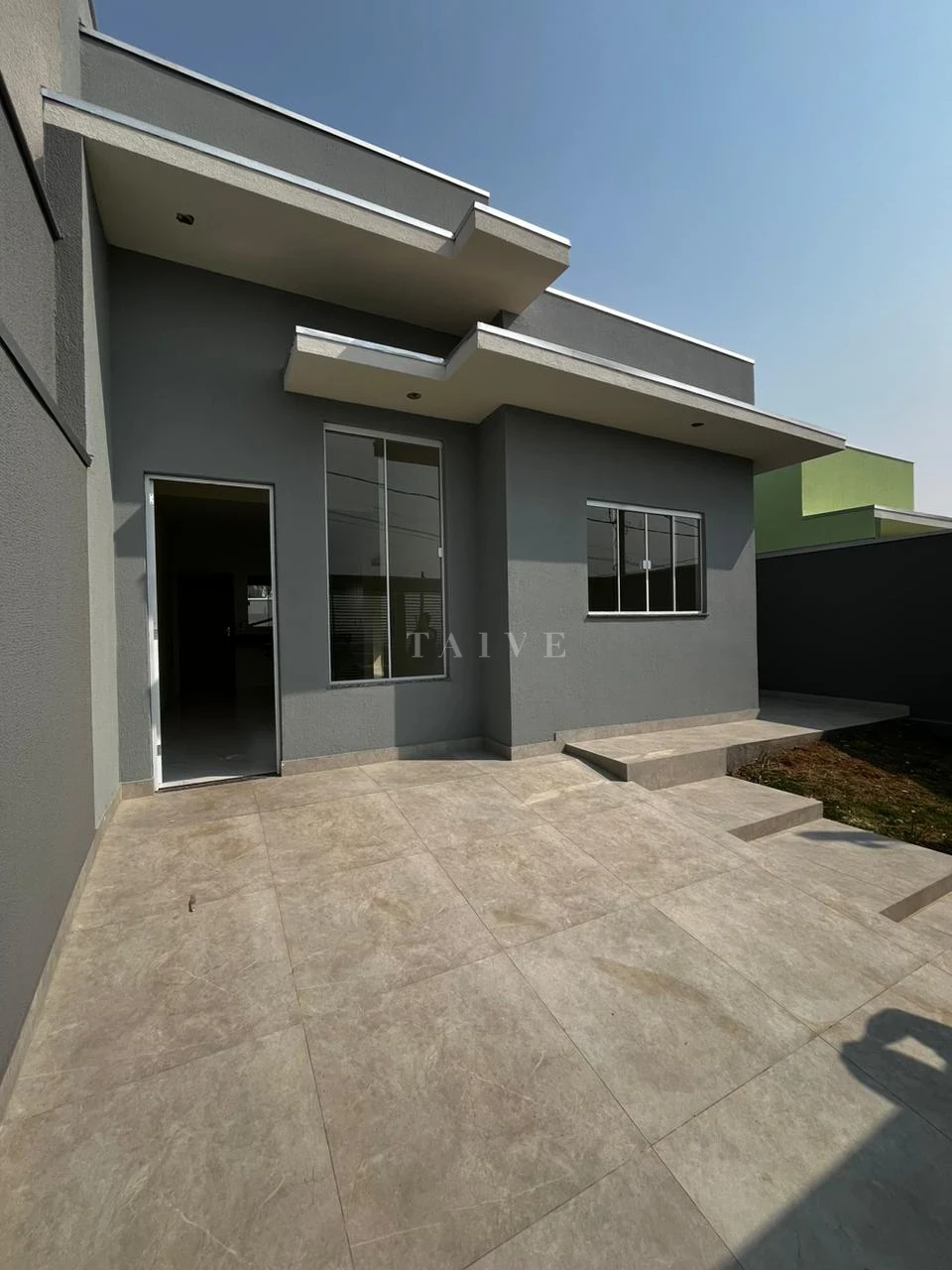 casa a venda prox ao centro de cambé, muffato, posto de saude, upa, aceita carro como parte da entrada