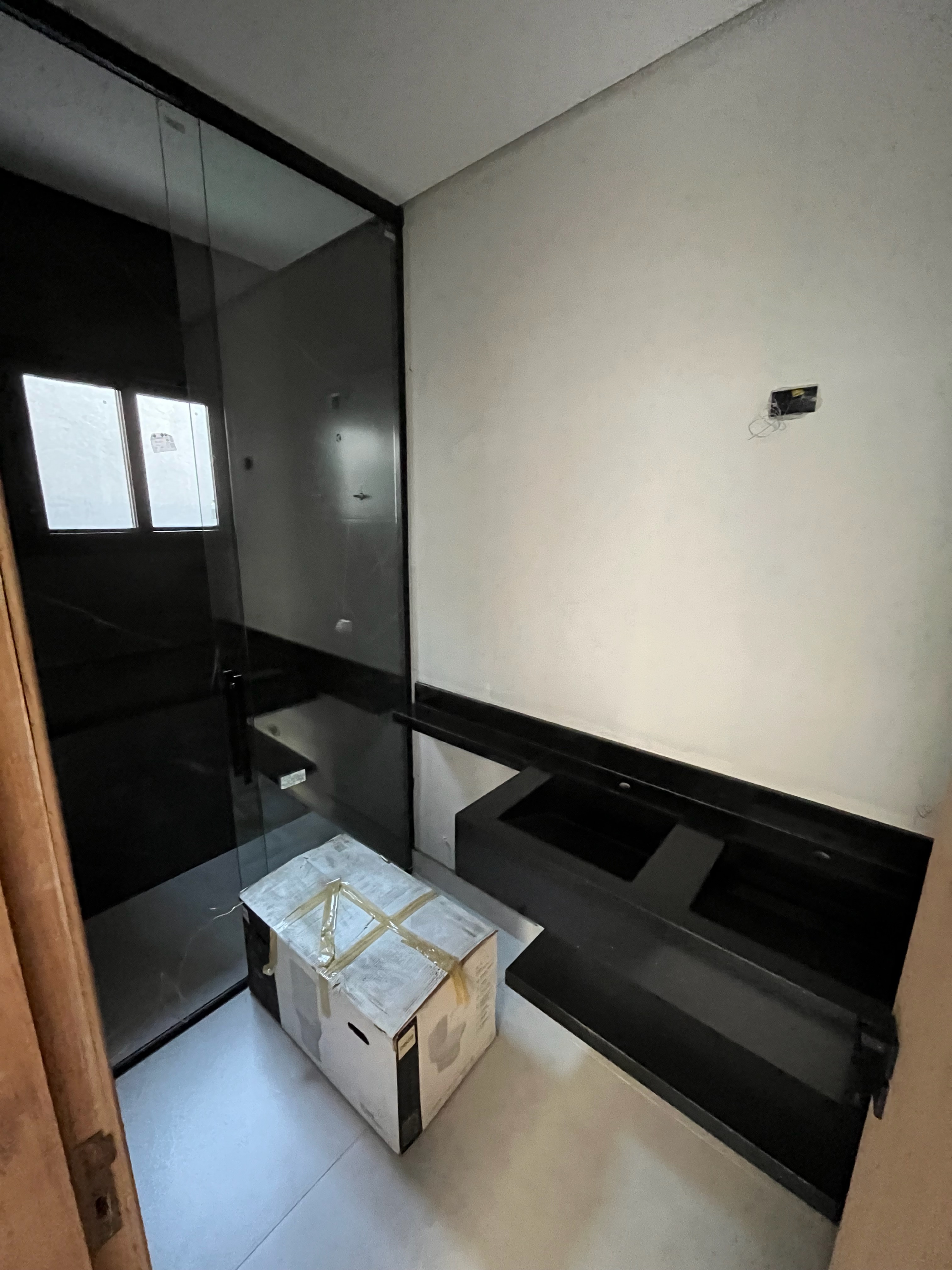 Casa  alto padrão,  à Venda, 140m², 3 dormitórios, 1 suíte próximo ao Aeroporto - Dom Pedro, Londrina, PR